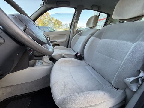Clio II Phase 2 1.5L DCI 80CH PRIVILEGE | DISTRI OK 2002 occasion 44860 Pont-Saint-Martin