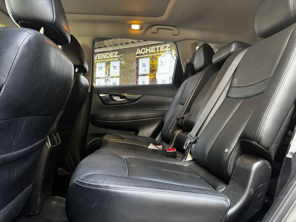 X-Trail III (2) 1.7 DCI 150 TEKNA 7PL - GARANTIE 6 MOIS - CARNET D'E 2019 occasion 92370 Chaville