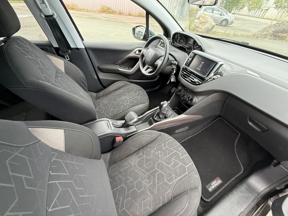 2008 1.2L 82CH STYLE | 1&egrave;re Main | GARANTIE 12 MOIS 2015 occasion 44860 Pont-Saint-Martin