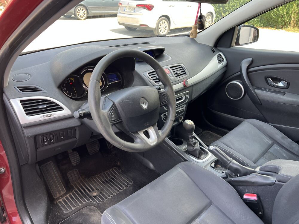 M&eacute;gane 1.4 tce 130ch BVM 2&egrave;me main 2010 occasion 25300 Pontarlier