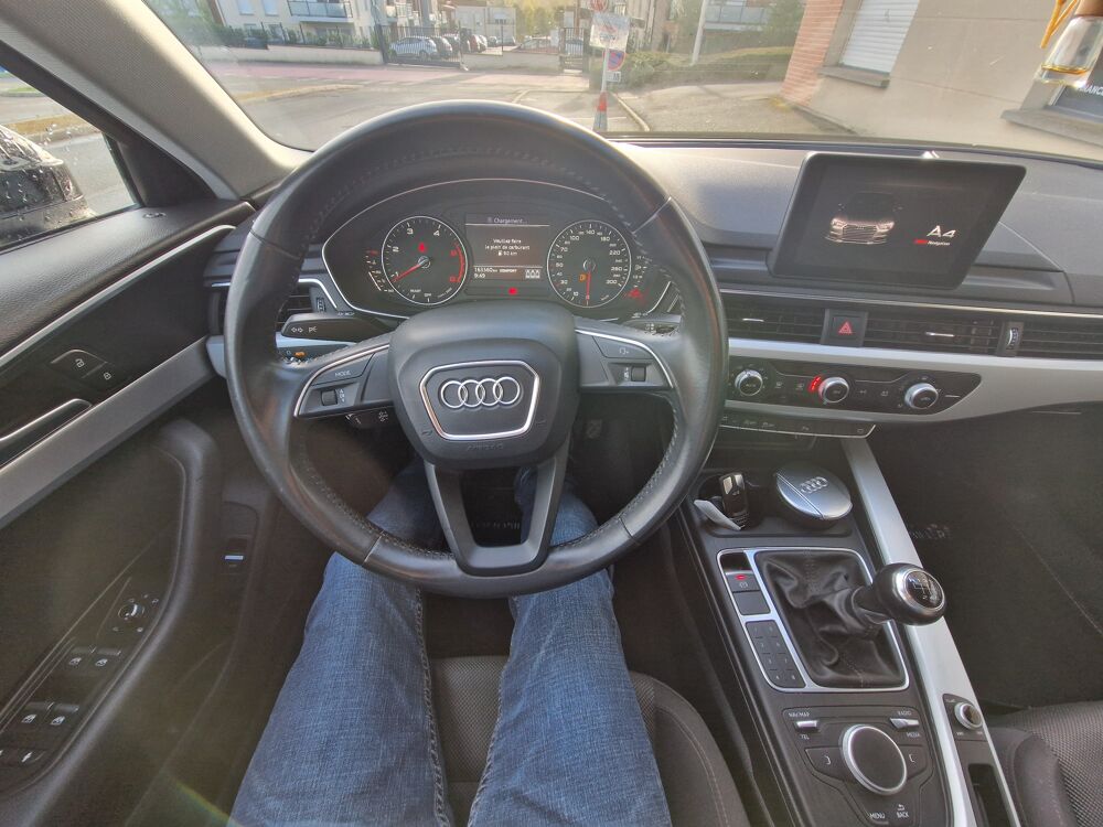 A4 V 2.0 TDI 150 BUSINESS LINE 2018 occasion 80480 Salou&euml;l