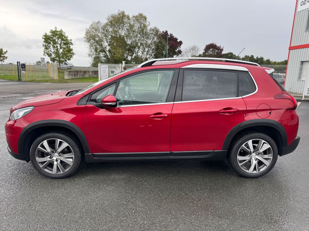 2008 1.2 110 BVM6 ALLURE | ENTRETIEN PEUGEOT | CARPLAY | CAMERA | 2019 occasion 44860 Pont-Saint-Martin