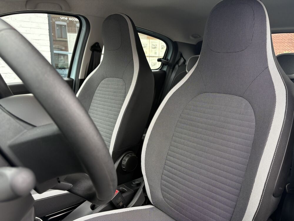 Twingo 1.0 SCe 65ch Equilibre Car-Play 1&egrave;re main 2023 occasion 59300 Valenciennes