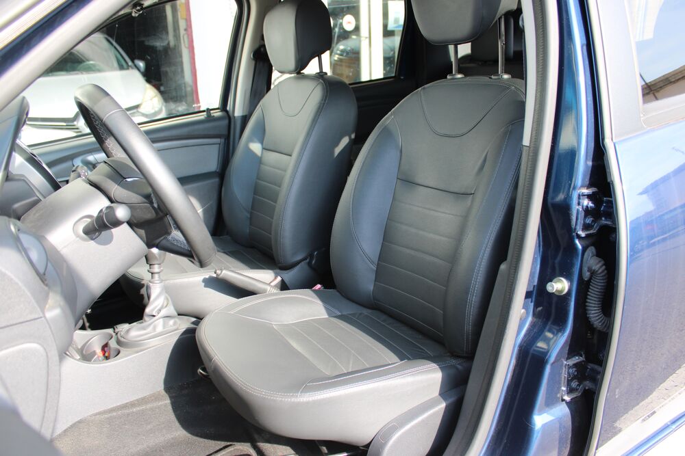 Duster 1.2 TCE 125ch BLACK TOUCH 4X2 ( Entretien DACIA, 1&egrave;re main, 2017 occasion 34200 S&egrave;te