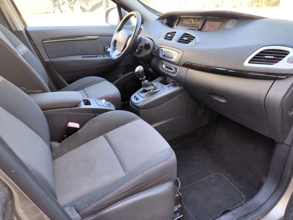 Sc&eacute;nic Renault III – 1.6 dCi 130 Energy – finition Dynamique 2012 occasion 34160 Castries