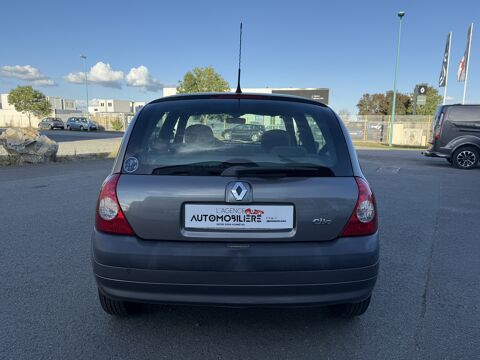 Clio II Phase 2 1.5L DCI 80CH PRIVILEGE | DISTRI OK 2002 occasion 44860 Pont-Saint-Martin