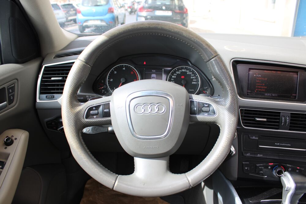 Q5 V6 3.0 TDI 240 QUATTRO AMBIENTE S TRONIC ( Toit ouvrant, Rad 2011 occasion 34200 S&egrave;te