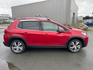 2008 1.2 110 BVM6 ALLURE | ENTRETIEN PEUGEOT | CARPLAY | CAMERA | 2019 occasion 44860 Pont-Saint-Martin