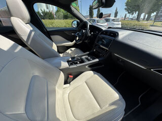 F-PACE 3.0 d v6 300 ch bva awd S premi&egrave;re &eacute;dition 2016 occasion 68390 Sausheim