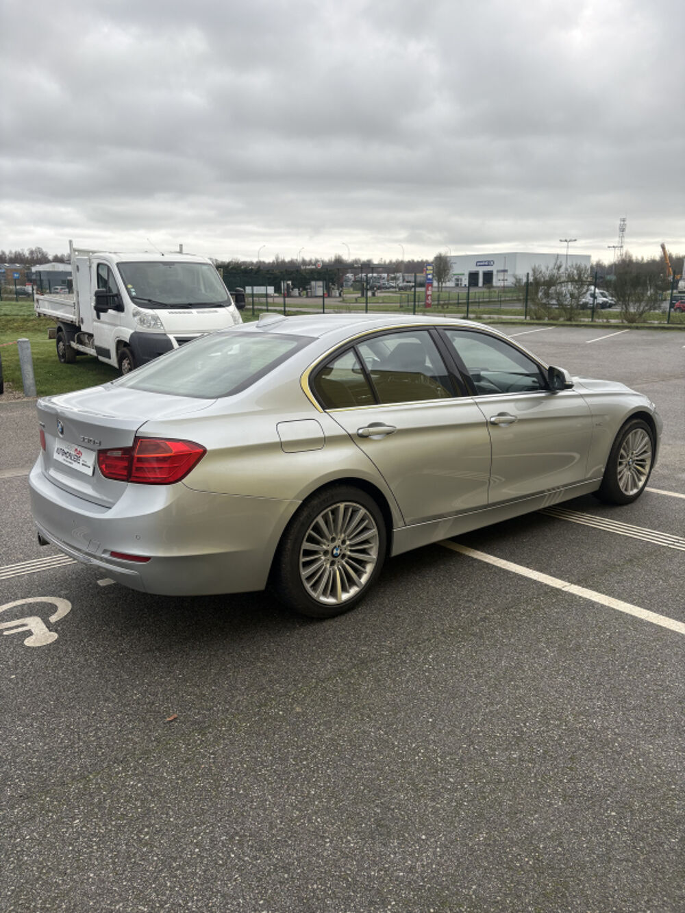 S&eacute;rie 3 330 D XDRIVE 258 LUXURY BVA 8 2014 occasion 76760 Yerville