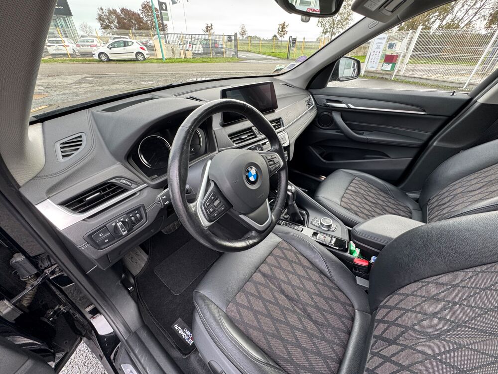 X1 F48 XDRIVE 25E 220CH XLINE | 1ERE MAIN | ATTELAGE | GARANTIE 2020 occasion 44860 Pont-Saint-Martin