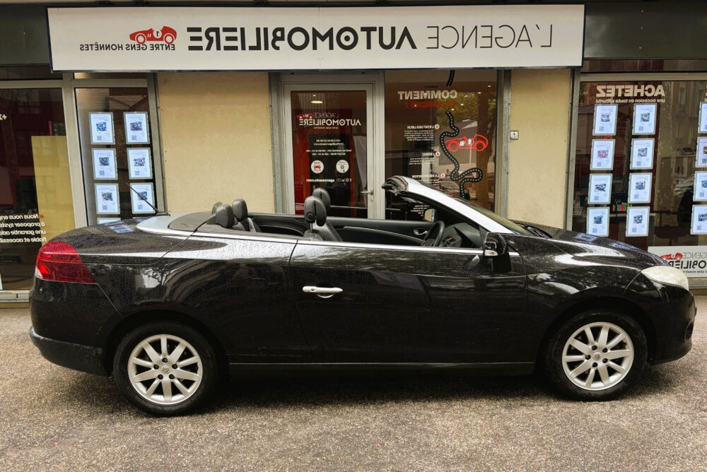 M&eacute;gane COUPE CABRIOLET 1.4 TCE 130 PRIVILEGE **MOTEUR A CHAINE** 2010 occasion 92370 Chaville