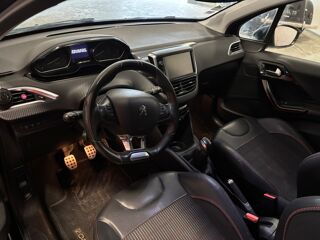 208 GT LINE 1.2 PURETECH 110 S&S + CARPLAY 2017 occasion 37170 Chambray-l&egrave;s-Tours