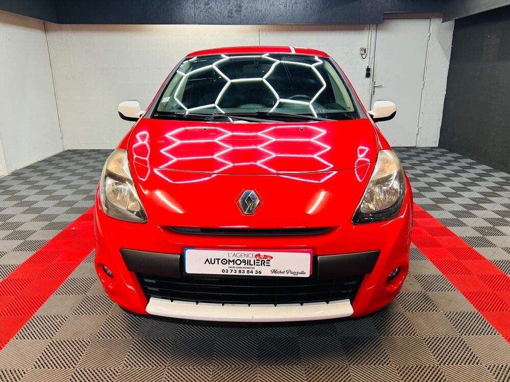 Clio 1.2 TCe 100 cv – Look S – Rouge & Blanc – Distribution 2011 occasion 71300 Montceau-les-Mines