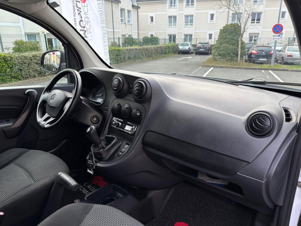 Citan fourgon 109 CDI 1.5 90 cv - Attelage 2012 occasion 49124 Saint-Barth&eacute;lemy-d'Anjou