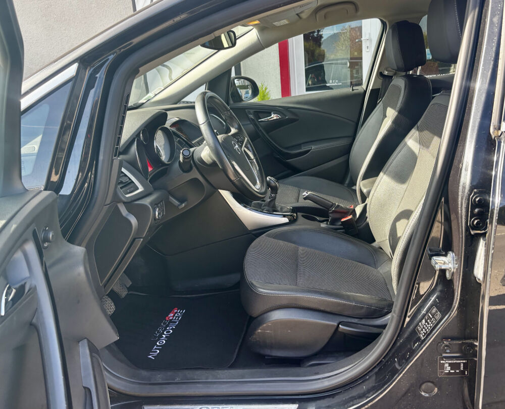 Astra 1.4 i Turbo 16V ecoFLEX 140 ch COSMO 2015 occasion 88100 Sainte-Marguerite