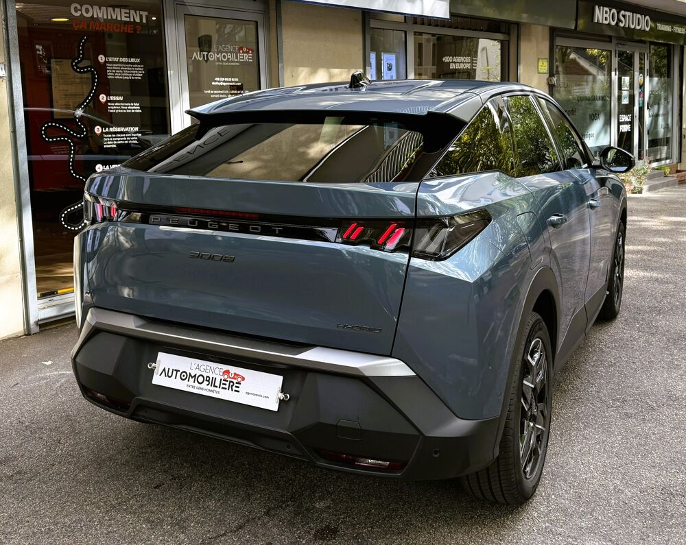 3008 1.2 HYBRID 136 ALLURE E-DCS6 -ENTRETIENS COMPLET PEUGEOT-GAR 2024 occasion 92370 Chaville