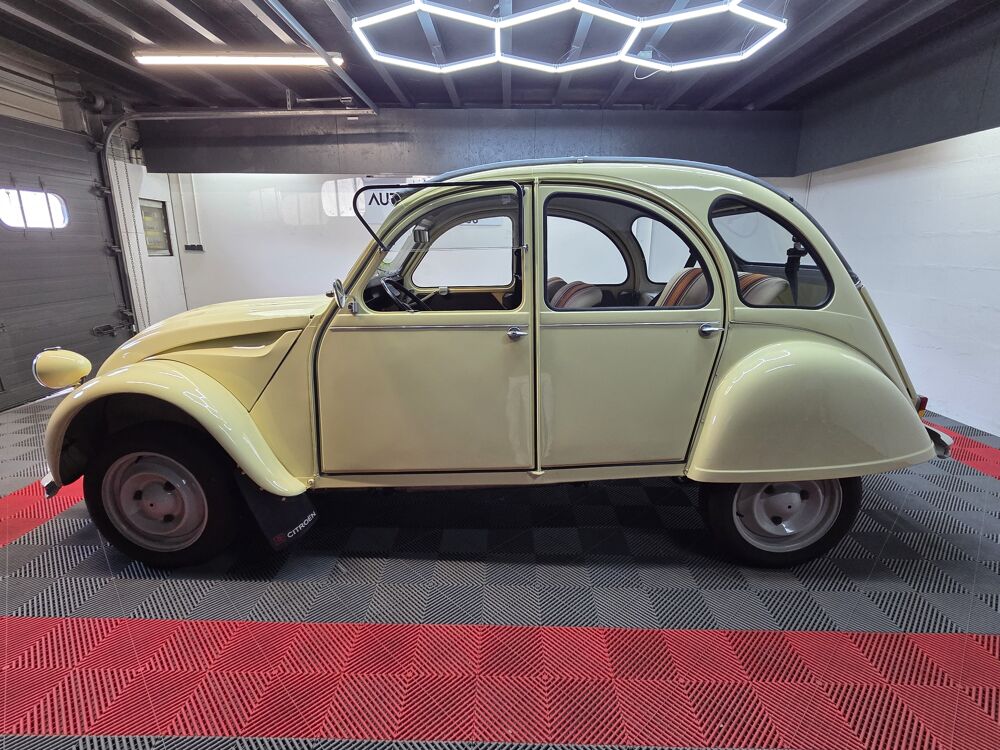 2 CV - Dyane 2 CV 4 Sp&eacute;cial enti&egrave;rement restaur&eacute;e 1979 occasion 71300 Montceau-les-Mines