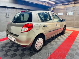 Clio III 5 Portes Phase 2 1.2 i 16V eco2 75 cv 2011 occasion 71300 Montceau-les-Mines