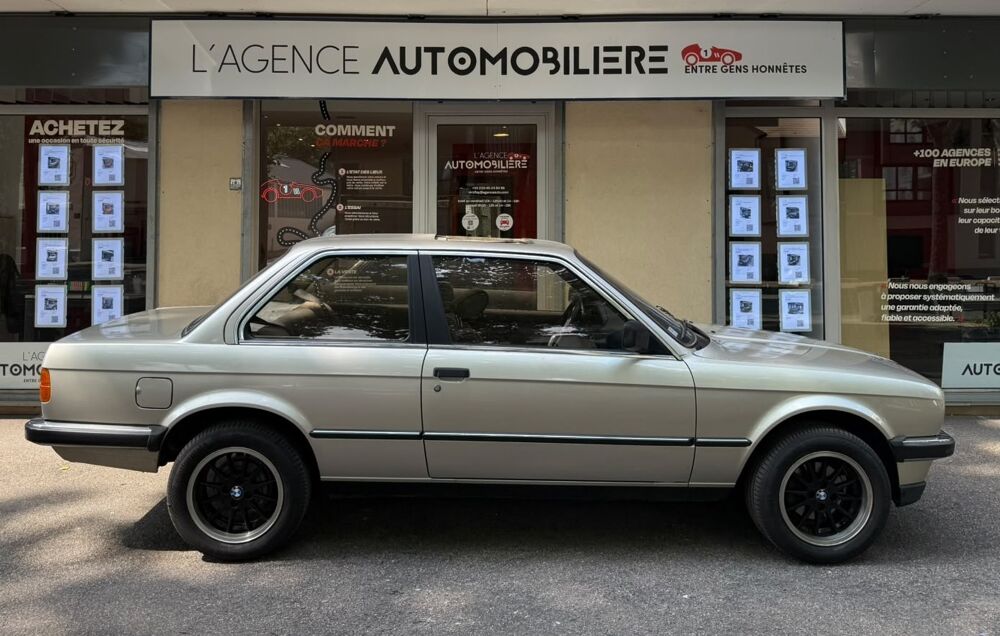 S&eacute;rie 3 E30 COUPE 318i 1.8 i 105cv BOITE AUTOMATIQUE 1984 occasion 92370 Chaville