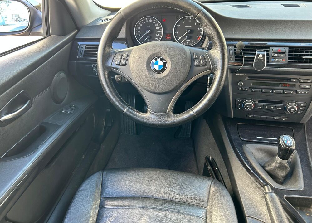 S&eacute;rie 3 320i 170 COUPE E92 LUXE 2008 occasion 34160 Castries