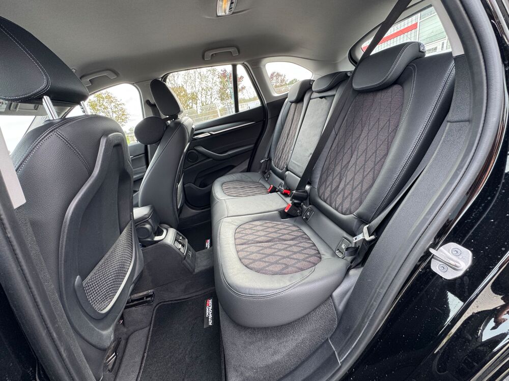 X1 F48 XDRIVE 25E 220CH XLINE | 1ERE MAIN | ATTELAGE | GARANTIE 2020 occasion 44860 Pont-Saint-Martin