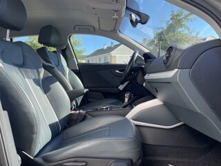 Q2 1.0 TSI S-Tronic 116 cv Bo&icirc;te auto DESIGN LUXE - APPLE CAR 2 2017 occasion 49124 Saint-Barth&eacute;lemy-d'Anjou