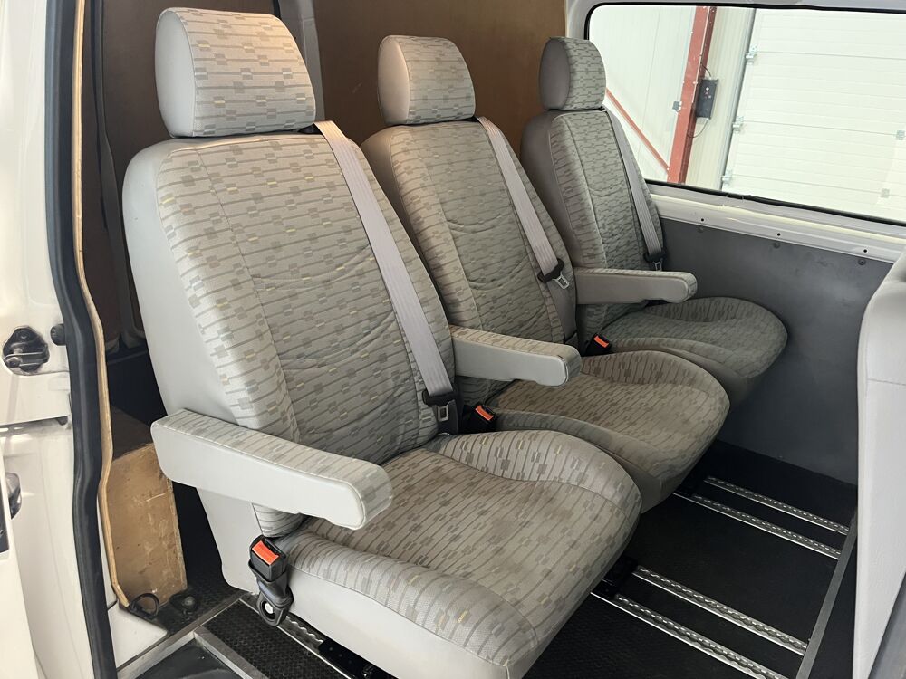 Transporter 2.0 TDI 102 Combi 6 Places PH2 2013 occasion 27620 Gasny