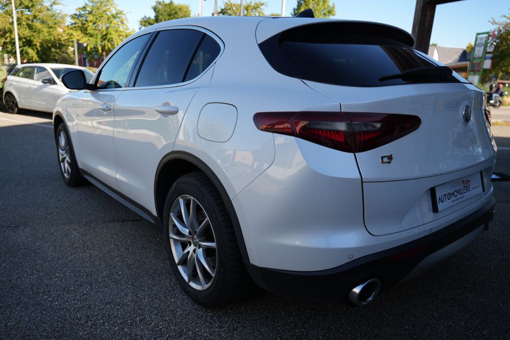 Stelvio 2.0 TURBO 200 Q4 LUSSO AT8 2017 occasion 01000 Saint-Denis-l&egrave;s-Bourg