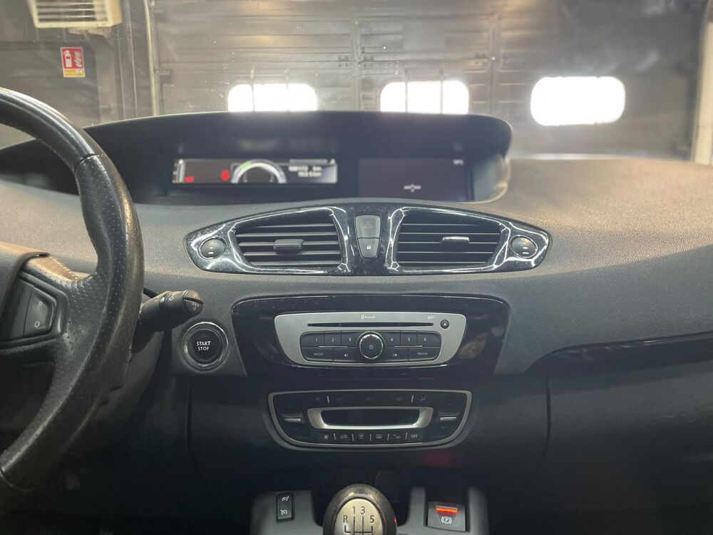 Sc&eacute;nic III Phase 2 1.2 TCe 16V S&S 131 cv 2016 occasion 71300 Montceau-les-Mines