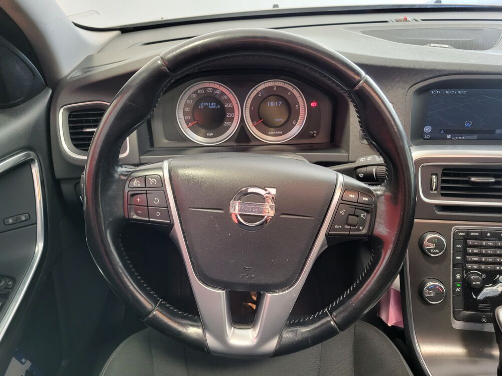 V60 VOLVO D4 2.0 163 BVA MOMENTUM + TOIT OUVRANT 2012 occasion 37170 Chambray-l&egrave;s-Tours