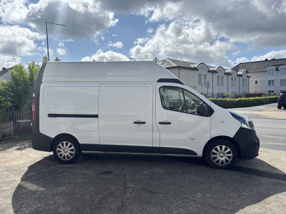 Vivaro L2H2 1.6 CDTI 120 cv - Chaine de distribution 2016 occasion 49124 Saint-Barth&eacute;lemy-d'Anjou