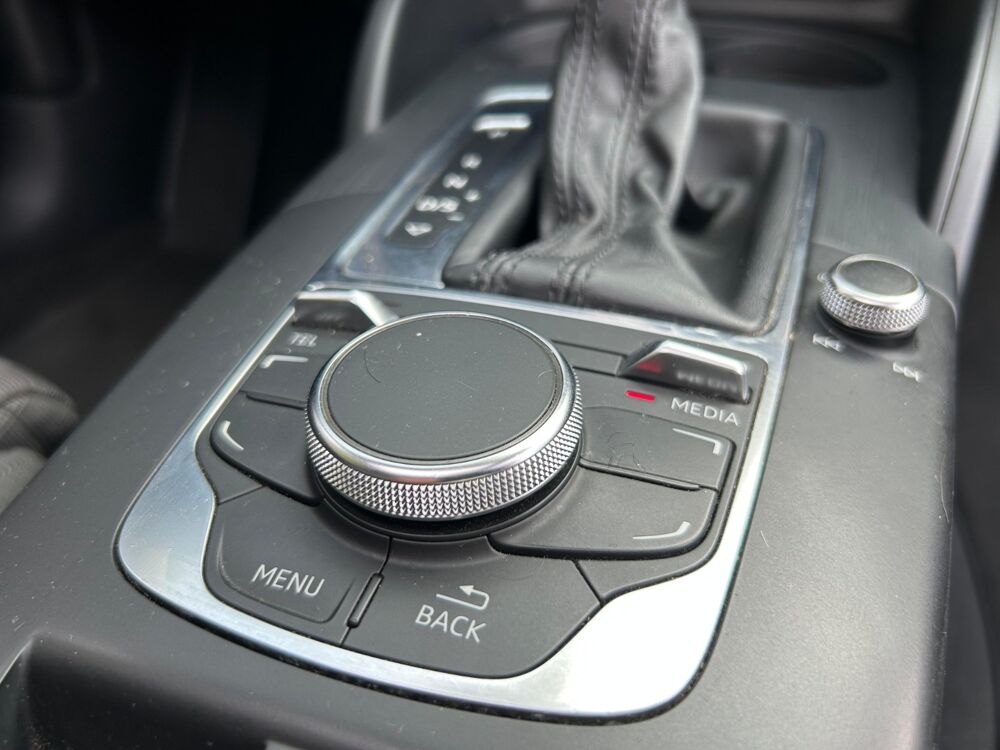 A3 1.8 TFSI 180cv AMBITION S-TRONIC BVA // CARPLAY 2012 occasion 34160 Castries