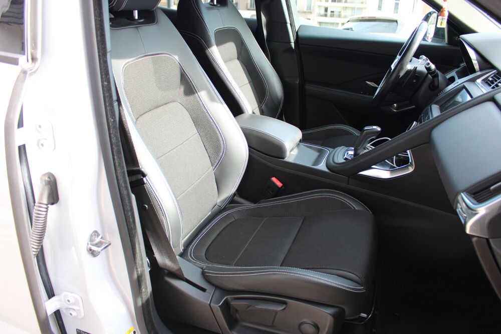 E-PACE 2.0 D150 150 S AWD BVA (Cam&eacute;ra de recul, CarPlay, Palettes a 2019 occasion 34200 S&egrave;te