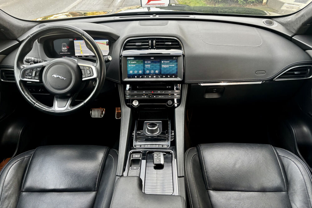 F-PACE 20d 2.0 D AWD 180 ch CHEQUERED FLAG 2020 occasion 88100 Sainte-Marguerite