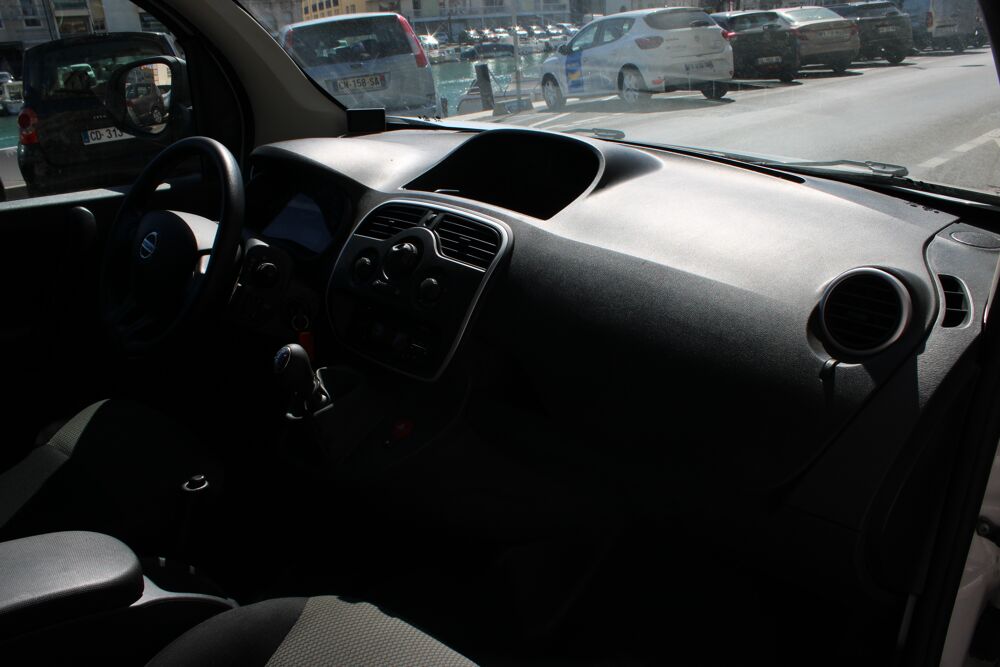 NV400 FOURGON L1 1.5 dCi 95 ch ( 1&egrave;re main, Clim, Attelage ... ) 2021 occasion 34200 S&egrave;te