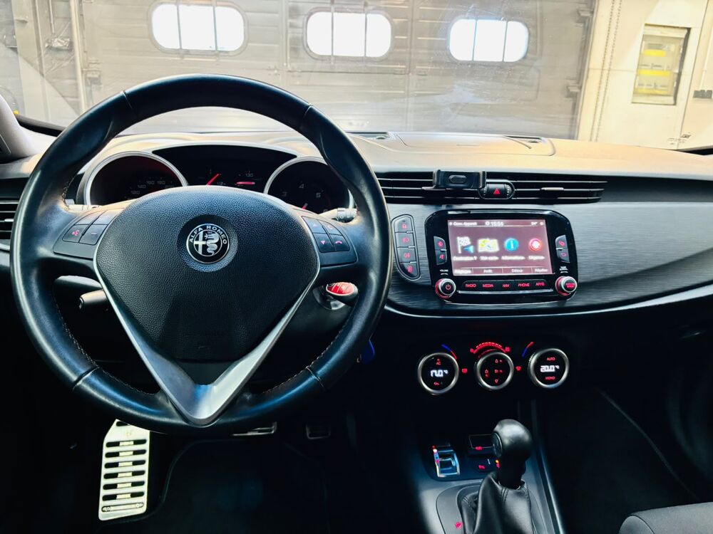 Giulietta 1.6 JTDM 120ch super- Garantie 12 mois - distribution effect 2017 occasion 71300 Montceau-les-Mines
