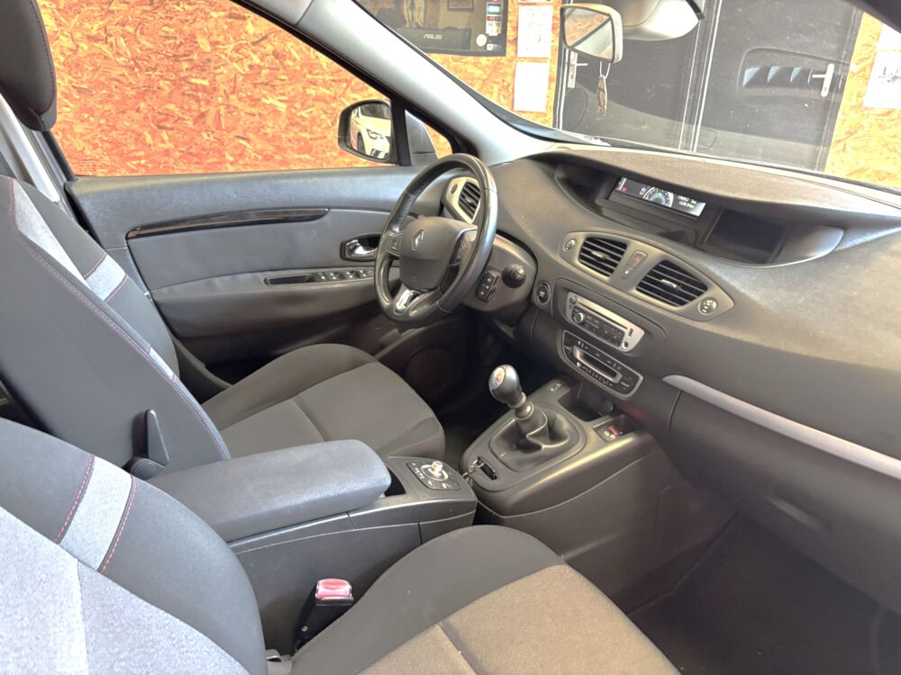 Grand scenic IV 1.5 DCI 110 ch Finition Business 7 places 2014 occasion 59640 Dunkerque