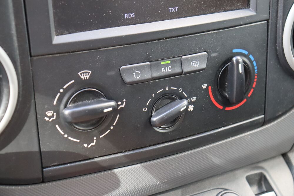 Partner Utilitaire 1.6 BlueHDi 75 BVM (Distribution &agrave; jour, CarPlay, 2017 occasion 88000 &Eacute;pinal