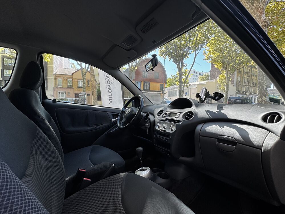 Yaris (2) 65 VVT-I CREATIVE MMT 3P *FAIBLE KILOMETRAGE 2003 occasion 92370 Chaville