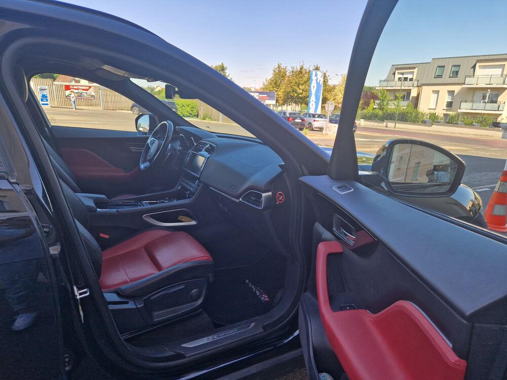 F-PACE 2.0 250 15CV R-SPORT 4X4 BVA 2018 occasion 80480 Salou&euml;l