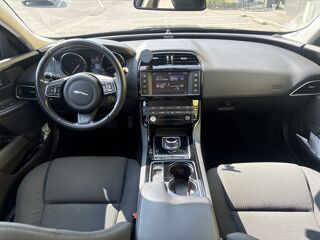 XE 2.0 200 Pure Auto 2016 occasion 76760 Yerville