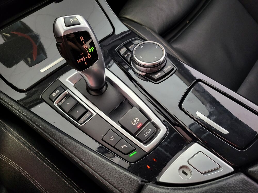S&eacute;rie 5 BMW SERIE 5 520D 190 BVA8 LUXURY 2015 occasion 37170 Chambray-l&egrave;s-Tours