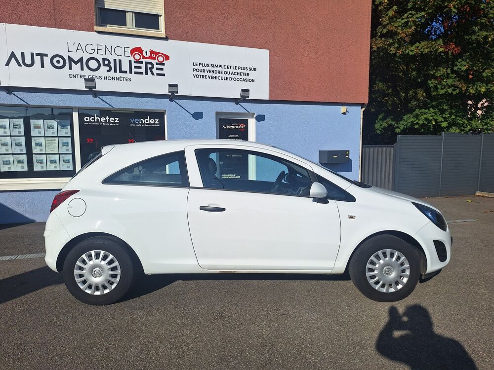 Corsa 1.0 65 ch Graphite 3 portes 1&egrave;re main 2014 occasion 90400 Danjoutin