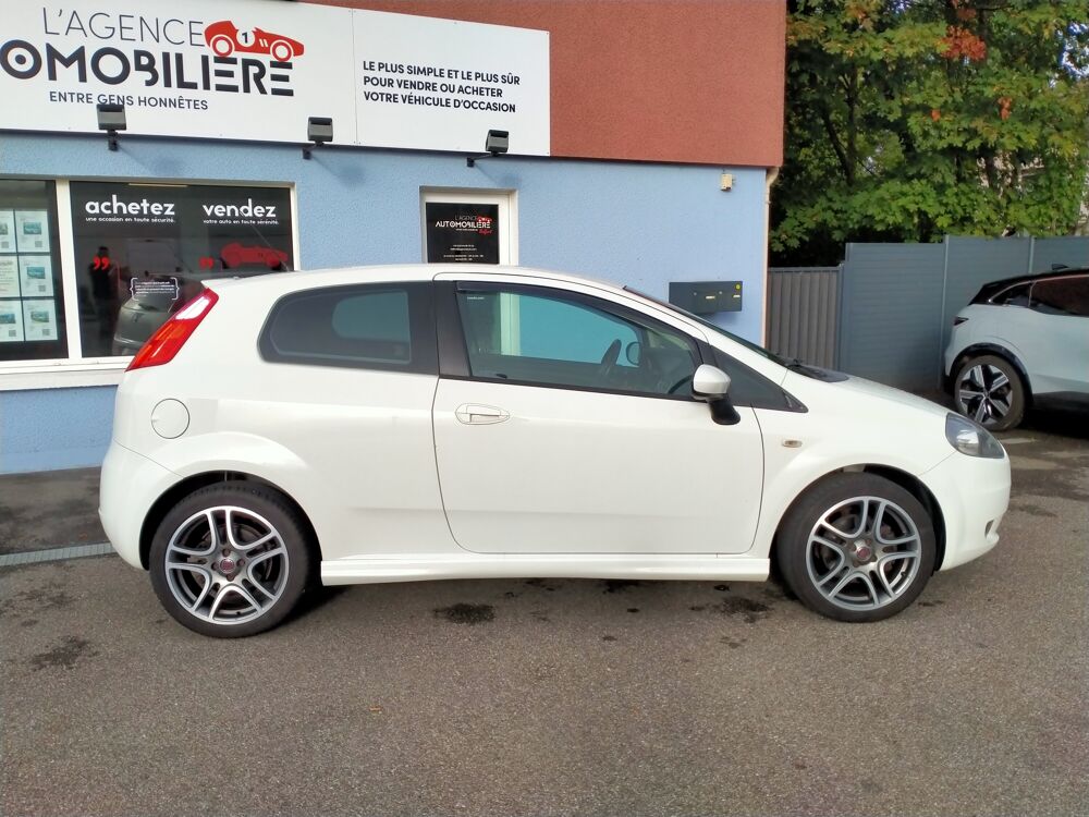 Grande Punto 1.4 16v T-jet 120ch Sport 3p 2009 occasion 90400 Danjoutin