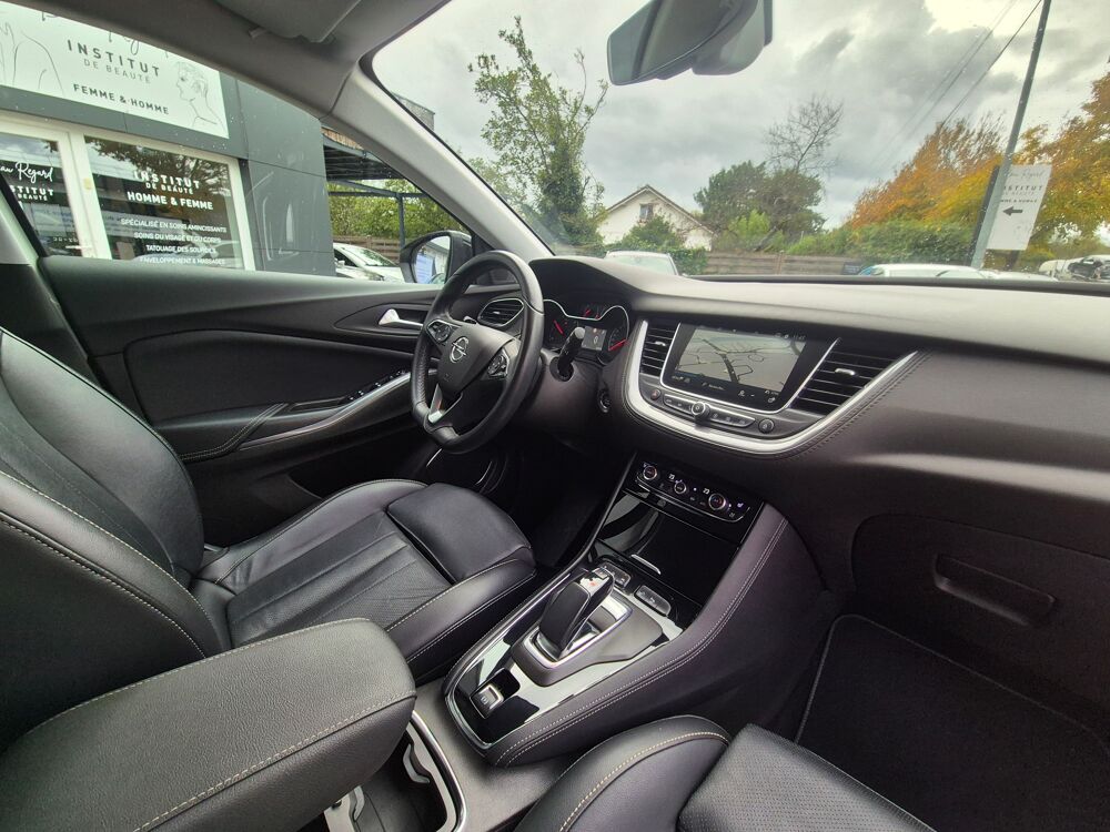 Grandland x X 1.6 i 16V 300 PHEV 4x4 EAT8 S&S 200 cv Bo&icirc;te auto ULTIMATE 2020 occasion 25400 Audincourt