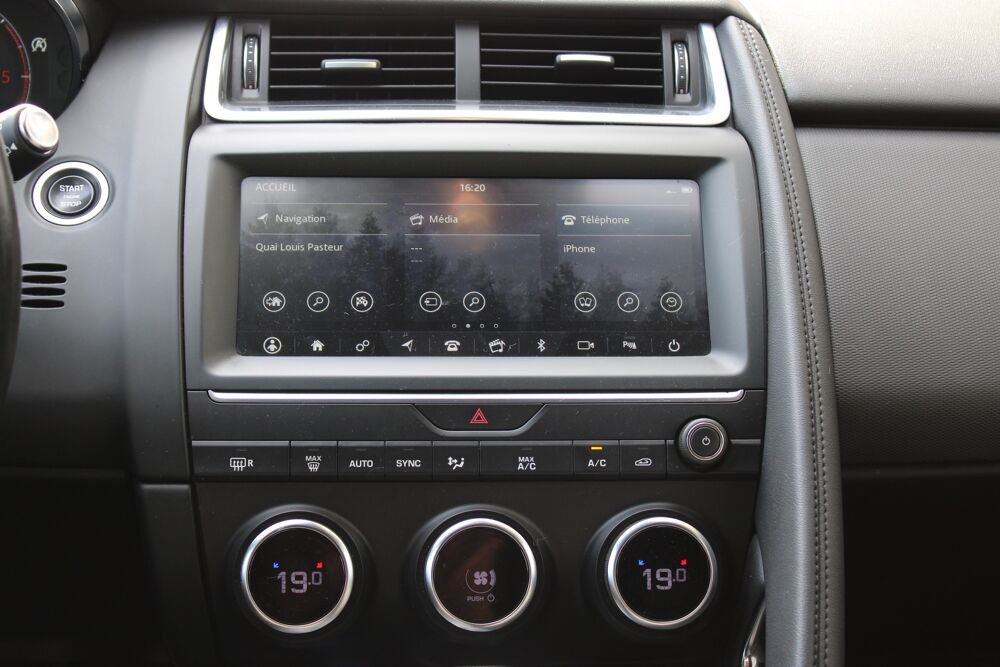 E-PACE 2.0 D150 150 S AWD BVA (Cam&eacute;ra de recul, CarPlay, Palettes a 2019 occasion 34200 S&egrave;te