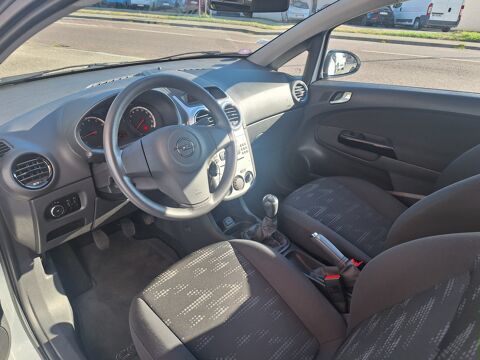 Corsa 1.0 65 ch Graphite 3 portes 1&egrave;re main 2014 occasion 90400 Danjoutin
