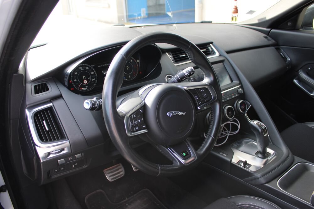 E-PACE 2.0 D150 150 S AWD BVA (Cam&eacute;ra de recul, CarPlay, Palettes a 2019 occasion 34200 S&egrave;te