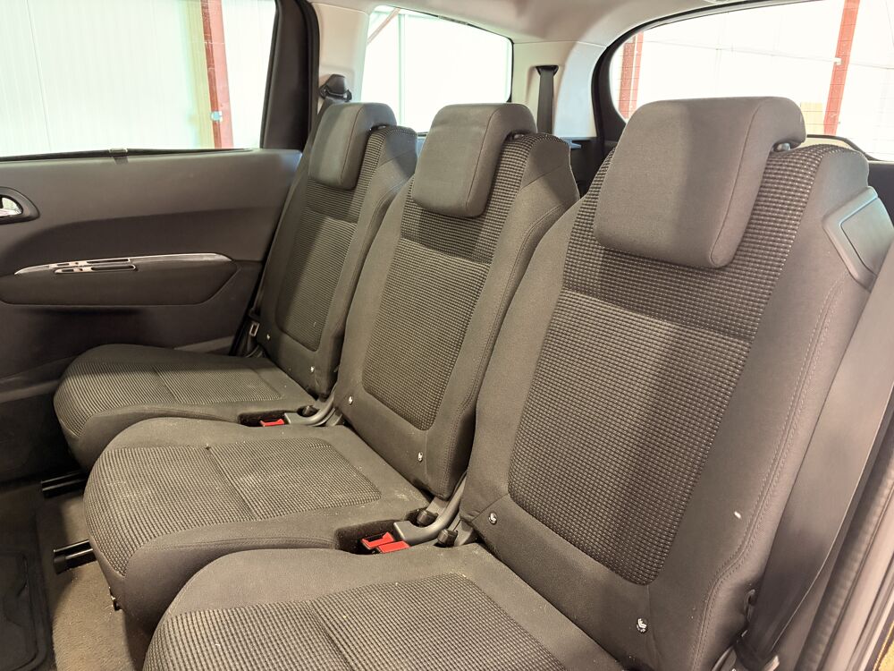 5008 (2) 1.6 BLUEHDI 120 STYLE 7PLACES / ATTELAGE / 2015 occasion 27620 Gasny
